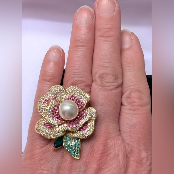 EYECANDY Los Angeles Flower With Faux Pearl Brass CZ Adjustable Ring - Picture 5 of 13